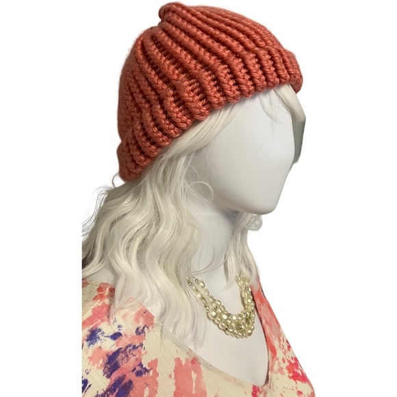 Handmade knit hat - Picture 3 of 5